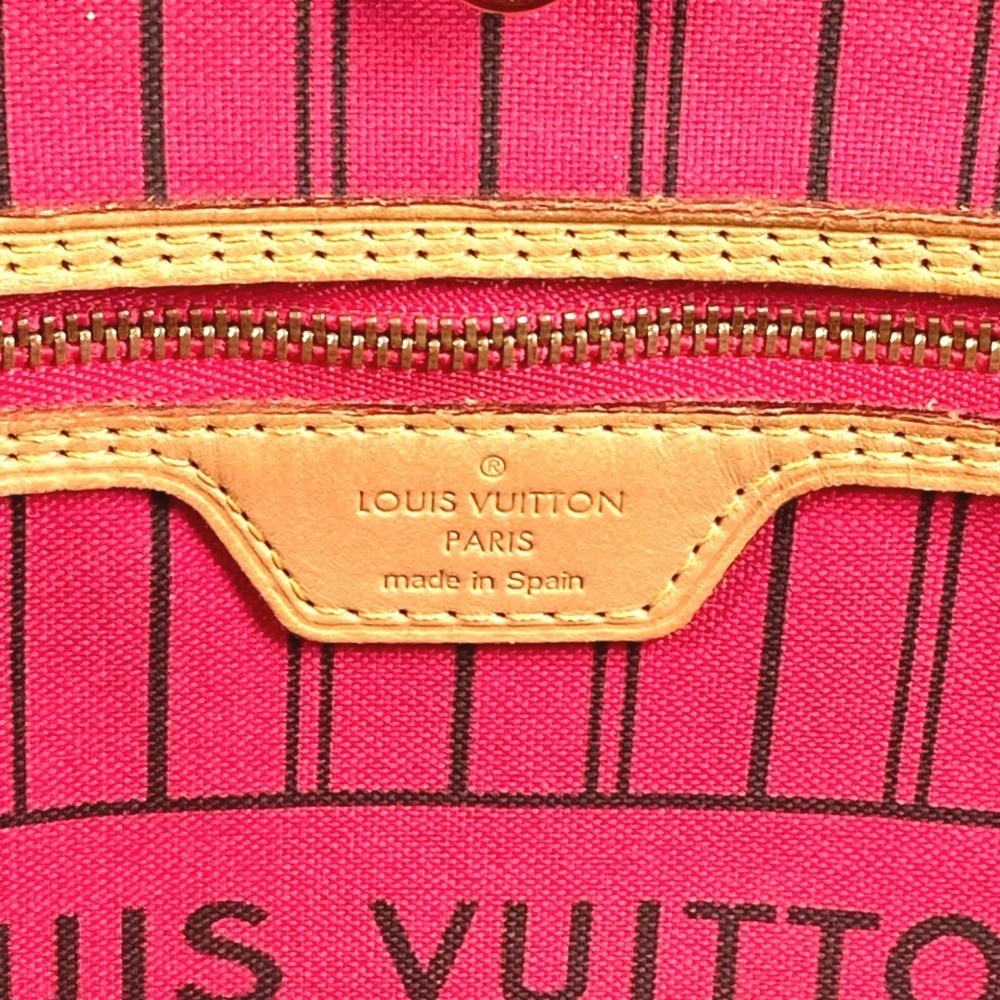 LOUIS VUITTON Brown Monogram Canvas Neverfull MM Shoulder Bag - Picture 13 of 16